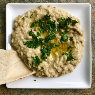 Purée D'aubergine ( Mtabbel)