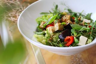 Салат з запеченим баклажаном