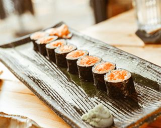 SALMON MAKI