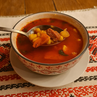 Ciorbă de fasole cu ciolan afumat
