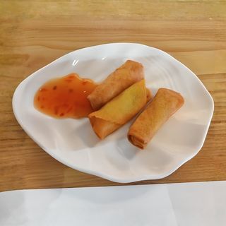 45. Rollitos de primavera (4 uds.)