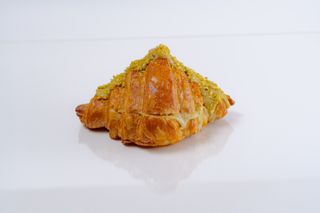 Круассан с фисташковым кремом