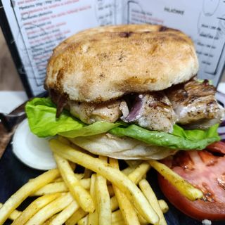 Rolovani pileći ražnjić 200g