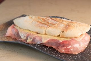 Panini De Jamón York Y Queso