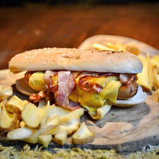 Bacon Cheese Dog + patate fritte