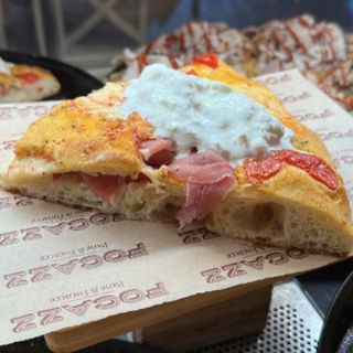 pomodorini stracciatella farcita con crudo