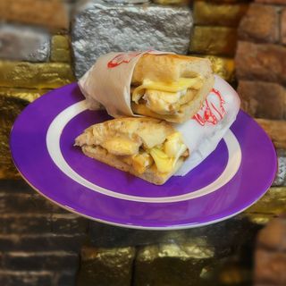 Bocadillo Pollo Aliqueso (Pan De Leña)