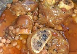 Tajine Patas De Ternera Con Garbanzos Y Alubias Blancas