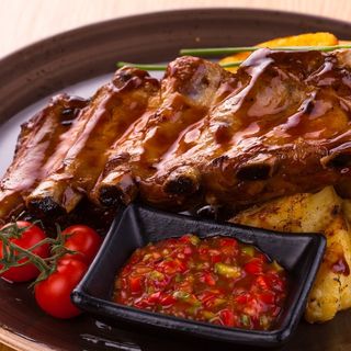 Ребра с барбекю сос и картофи соте