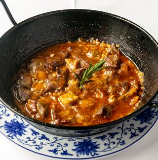 Caldereta de arroz marinero, limpio para no mancharse. Ración