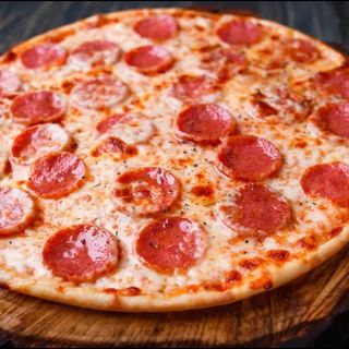 Pizza peperoni 