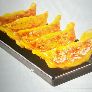 Gyozas de pollo de curry frito (5 pzs.)