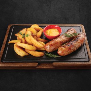 Carnatei de Bavaria cu felioare de cartofi