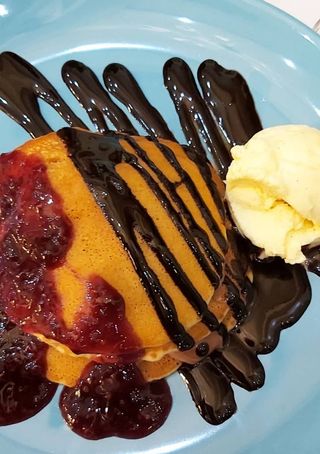 Američka palačinka sa eurokremom i bananom 