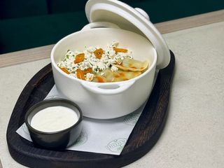 Вареники з бринзою та зеленню (370/30g)