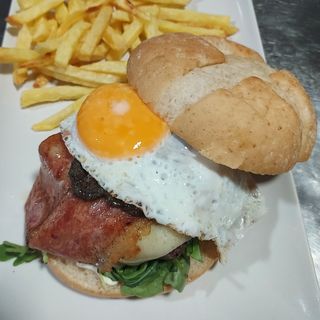 Hamburguesa Trufada con huevo