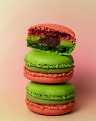 Макарон Матча-вишня, 1 шт