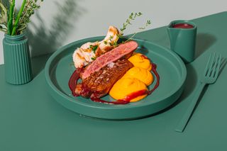 Piept de rață cu piure de morcovi și ciuperci coama leului