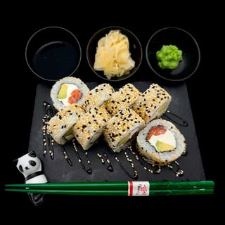 Uramaki filadelfia z łosośiem i awokado - 8 szt