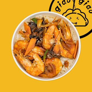 Riso con gamberi e salsa piccante