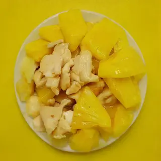 69. Pollo con piña