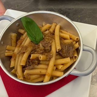 Ziti spezzati con genovese