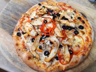 Pizza cu pui Ø32CM