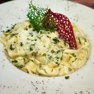 Прясна паста със сирена