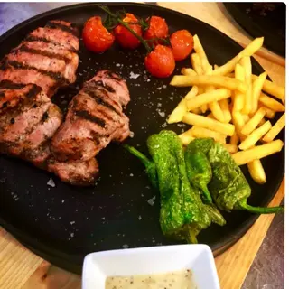 SOLOMILLO DE CERDO A LA BRASA Y QUESO TRUFADO