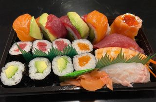 Sushiyaki variado de la casa (16 uds.)