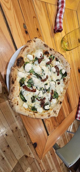 Пица спиначи (350г)