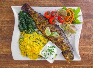 Pastrmka sa prilogom