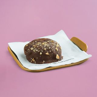 Biskvit crna cokolada/orah