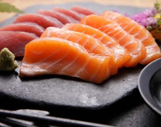 Sashimi Dúo Atún Salmón (140 G.)
