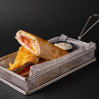 Тортила с пушено пуешко филе (370г)