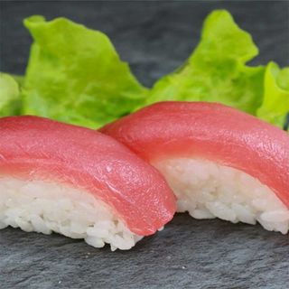 057 .Nigiri tonno - 2 pezzi