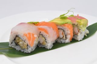 97-Uramaki rainbow roll - 8 pezzi
