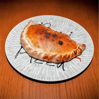 Pizza Calzone + Coca-Cola