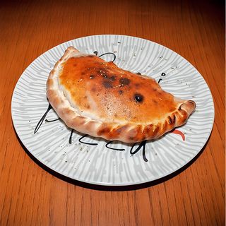 Pizza Calzone + Coca-Cola