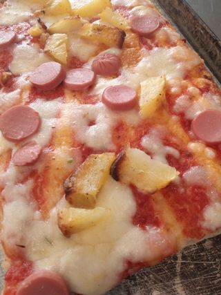 Pizza al taglio Patatine e Würstel