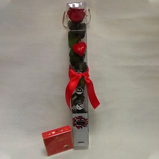 Rosa eterna con bombones