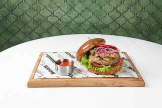 Бургер говяжий с Моцареллой