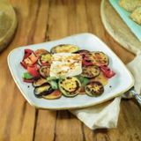 Зеленчуци на плоча с гриловано сирене Халуми (250г)