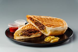 Донер в батоне говяжий