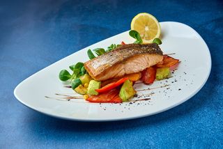 Losos sa grilovanim povrćem