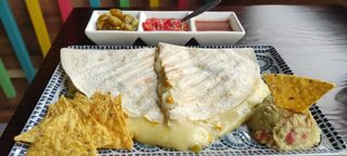 Quesadilla De Raja Con Elote