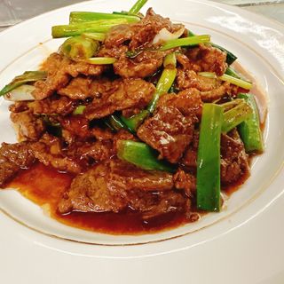 Manzo saltato con cippolle（葱爆牛肉）