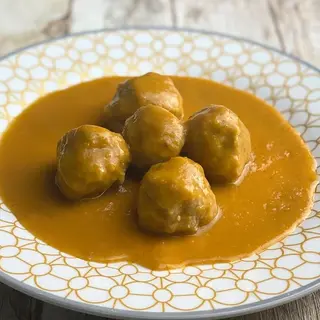 7. Albóndigas en salsa