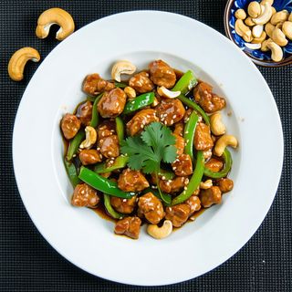 Stir Fried Pork With Cashew Nuts And Green Pepper