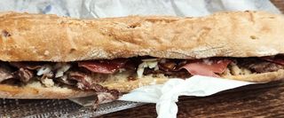 Bocadillo combinado Serranito  